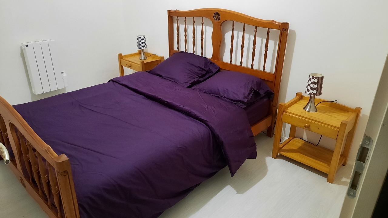 Photo of Bedroom in Leves
