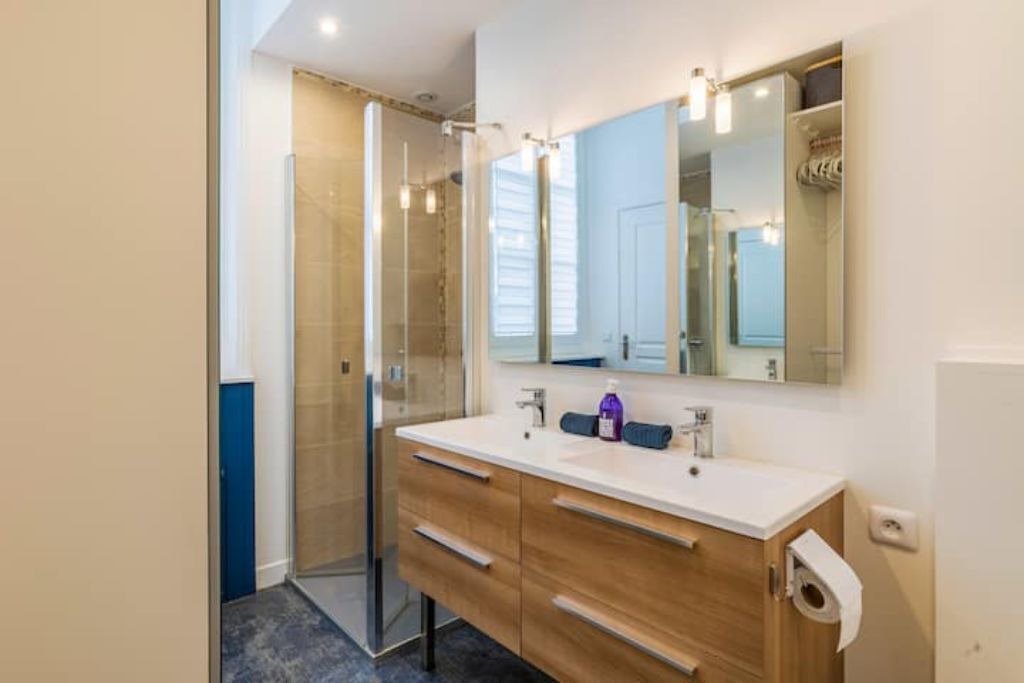 Photo of Bathroom in Quartier Vieux Marche-Cathedrale