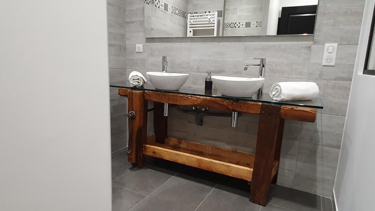 Photo of Bathroom in Cindre