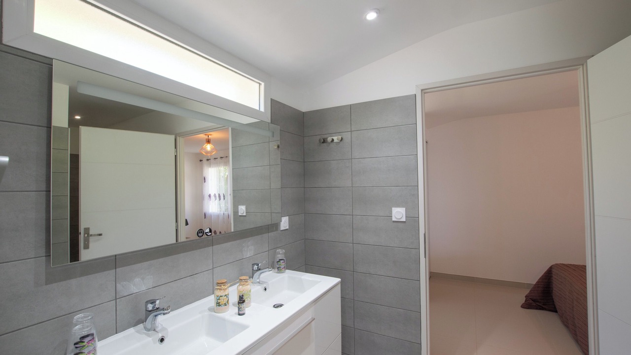 Photo of Bathroom in Gravieres