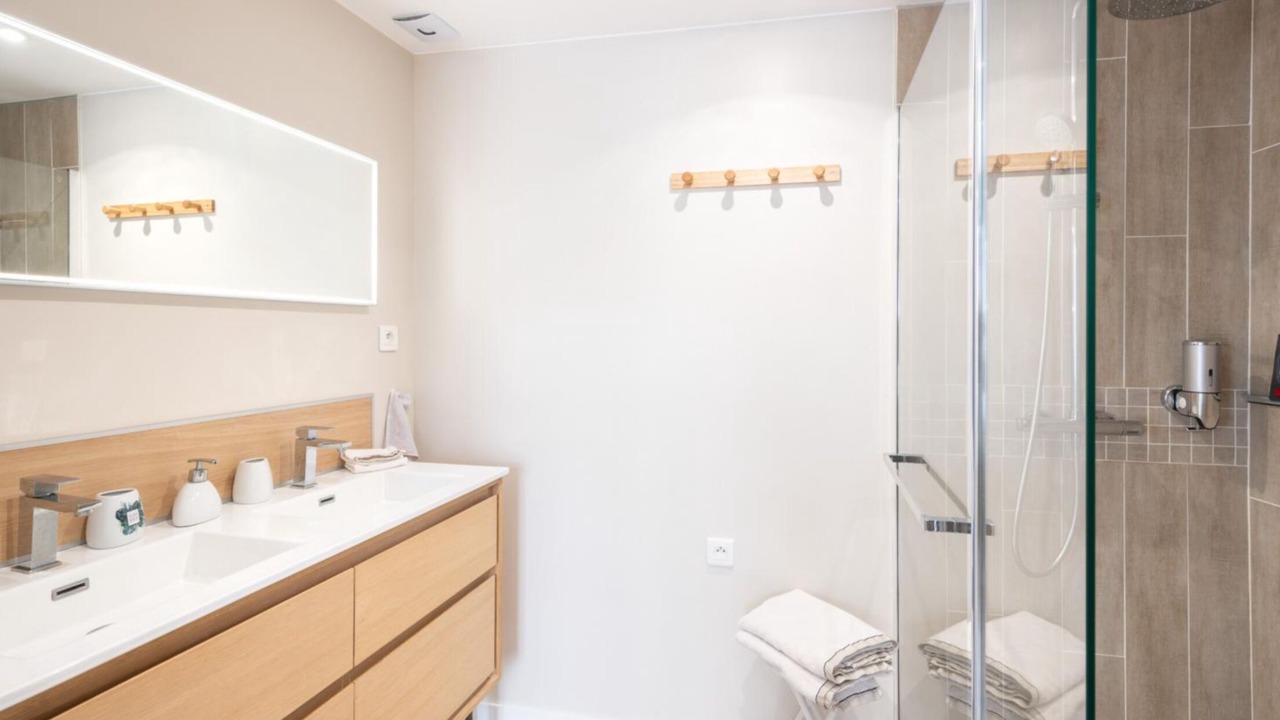 Photo of Bathroom in Le Meux