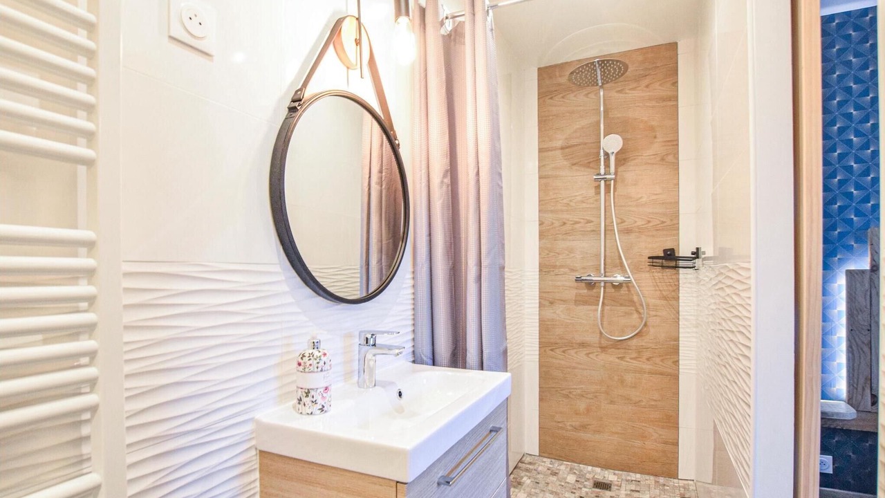 Photo of Bathroom in Angerville-l'Orcher
