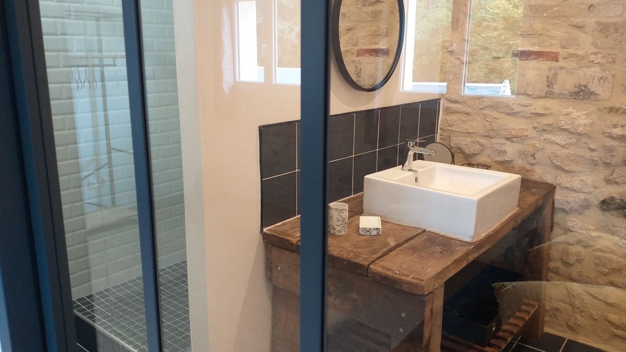 Photo of Bathroom in Colleville-sur-Mer