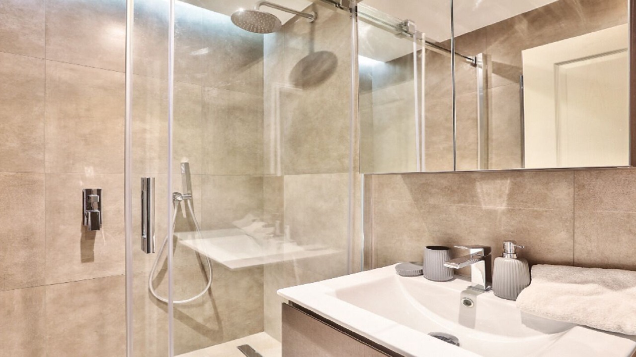 Photo of Bathroom in Quartier de la Folie-Mericourt
