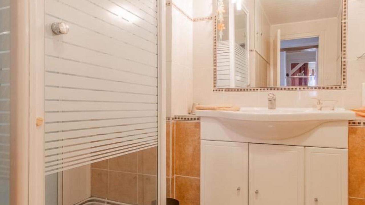 Photo of Bathroom in Ecuelles