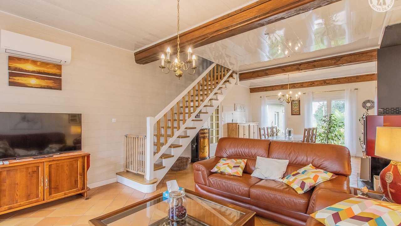 Photo of Livingroom in Ecuelles