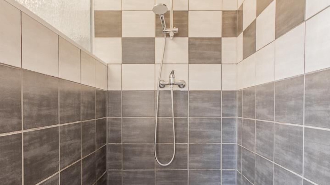Photo of Bathroom in Ecuelles