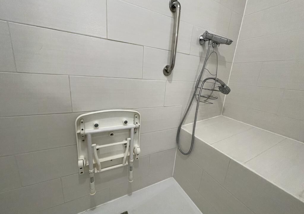 Photo of Bathroom in Etampes