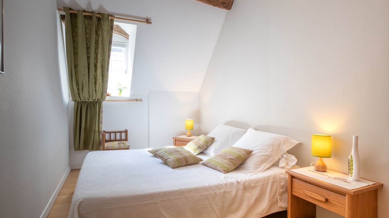 Photo of Bedroom in Beaune City Centre