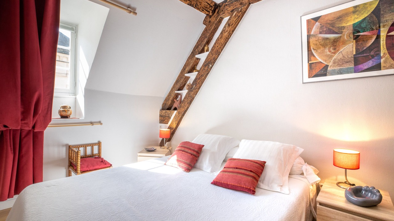 Photo of Bedroom in Beaune City Centre