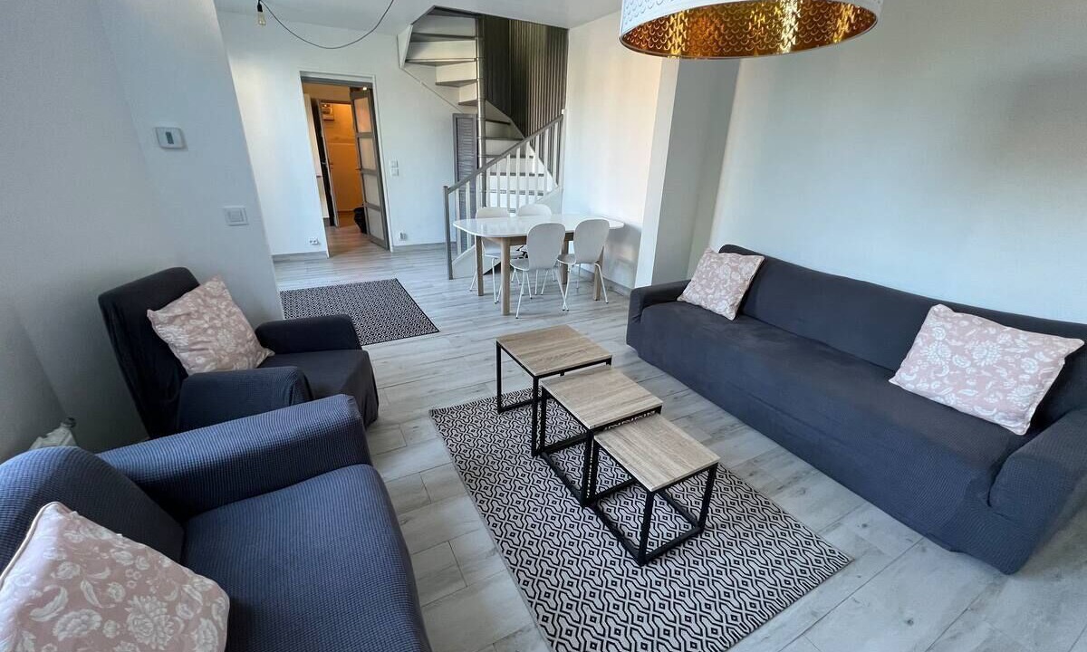Photo of Livingroom in Plateau - Mont-Valerien