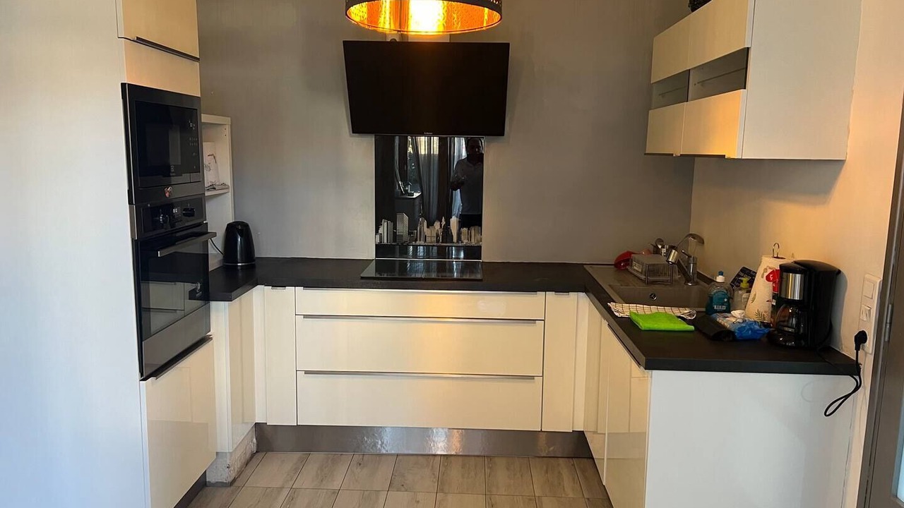 Photo of Kitchen in Plateau - Mont-Valerien