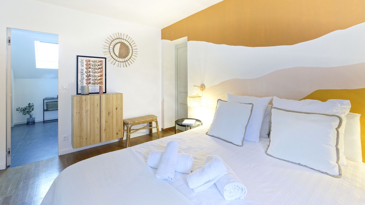 Photo of Bedroom in Neauphle-le-Chateau