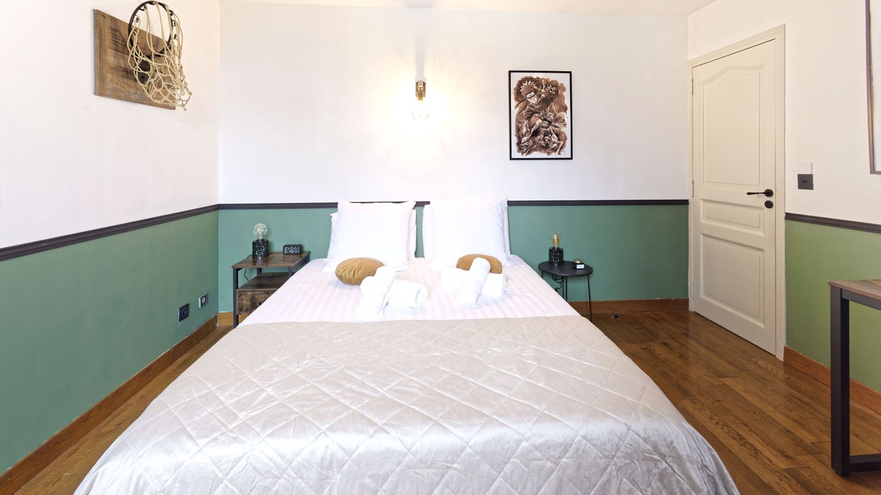Photo of Bedroom in Neauphle-le-Chateau