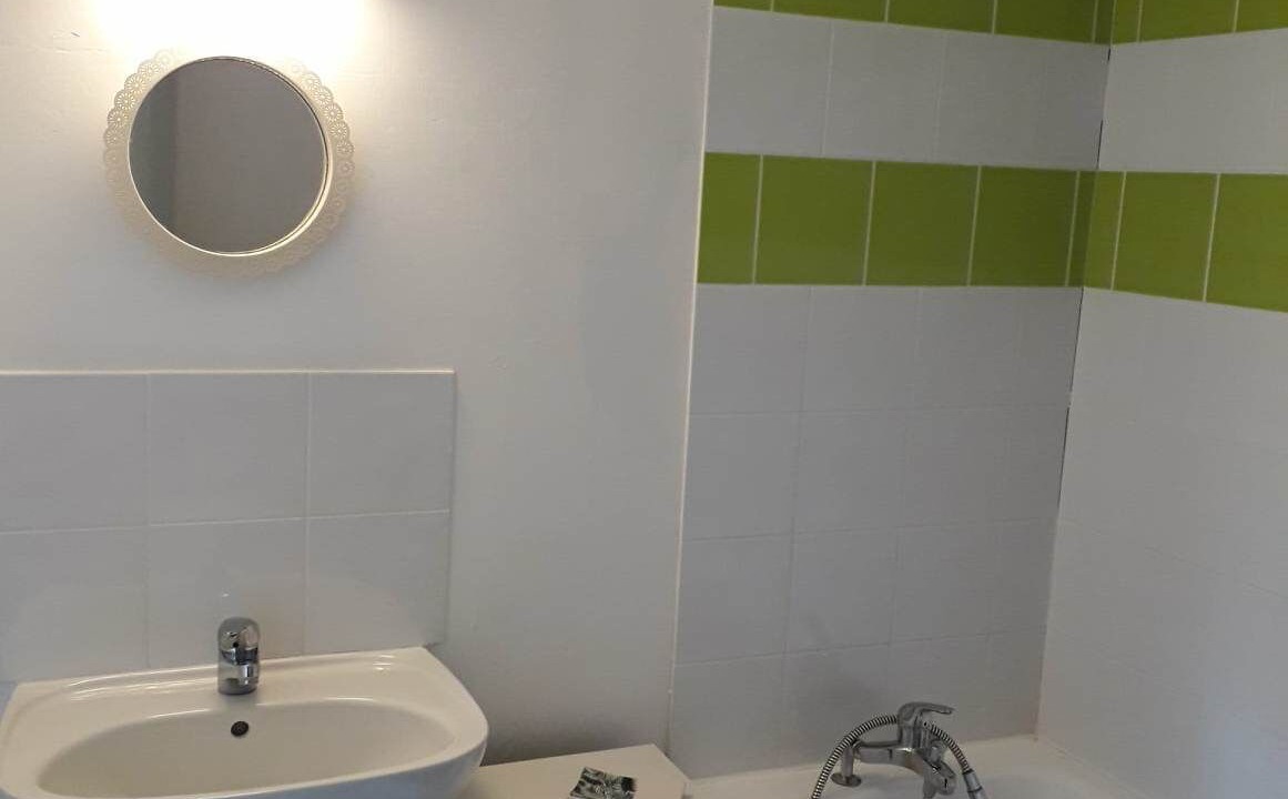 Photo of Bathroom in Hames-Boucres