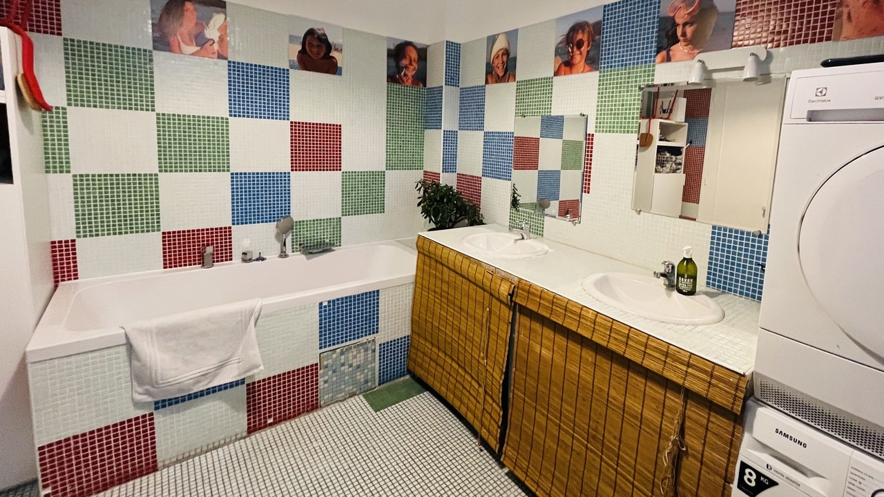 Photo of Bathroom in Saint-Fargeau