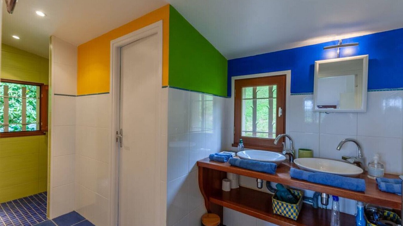 Photo of Bathroom in Manneville-la-Raoult