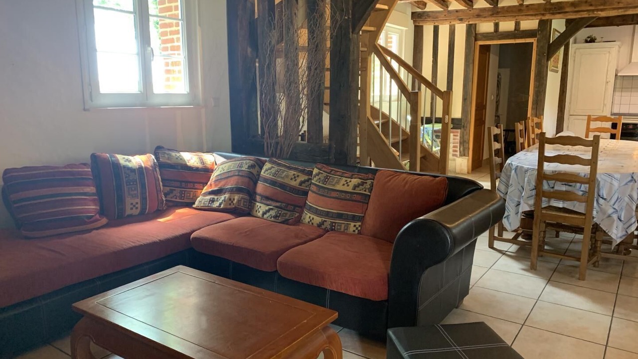 Photo of Livingroom in Saint-Vaast-Dieppedalle