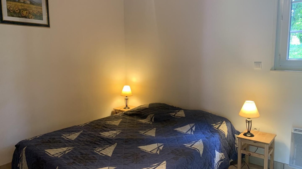 Photo of Bedroom in Saint-Vaast-Dieppedalle