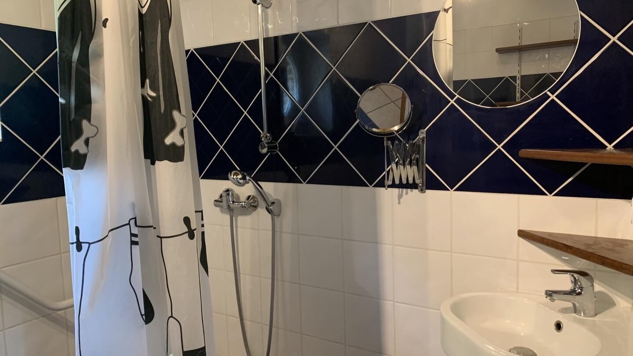 Photo of Bathroom in Saint-Vaast-Dieppedalle
