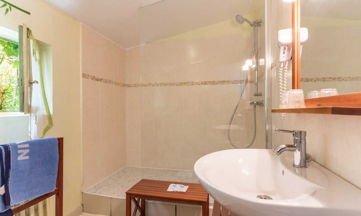 Photo of Bathroom in Bordeaux-Saint-Clair