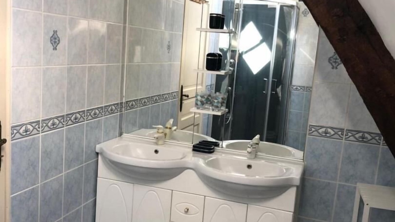 Photo of Bathroom in Ypreville-Biville