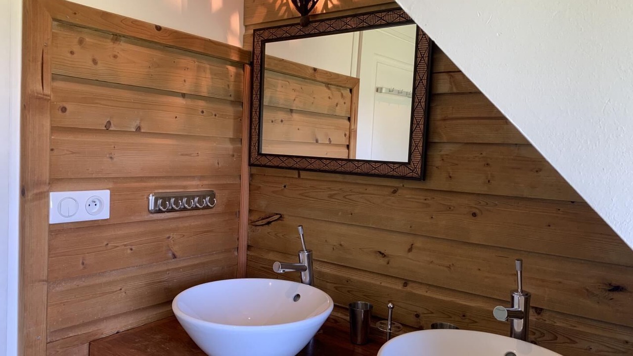 Photo of Bathroom in Angerville-la-Martel