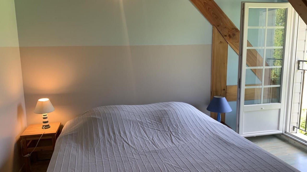 Photo of Bedroom in Saint-Vaast-Dieppedalle
