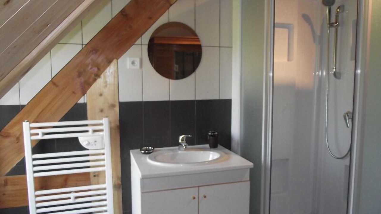 Photo of Bathroom in Saint-Vaast-Dieppedalle