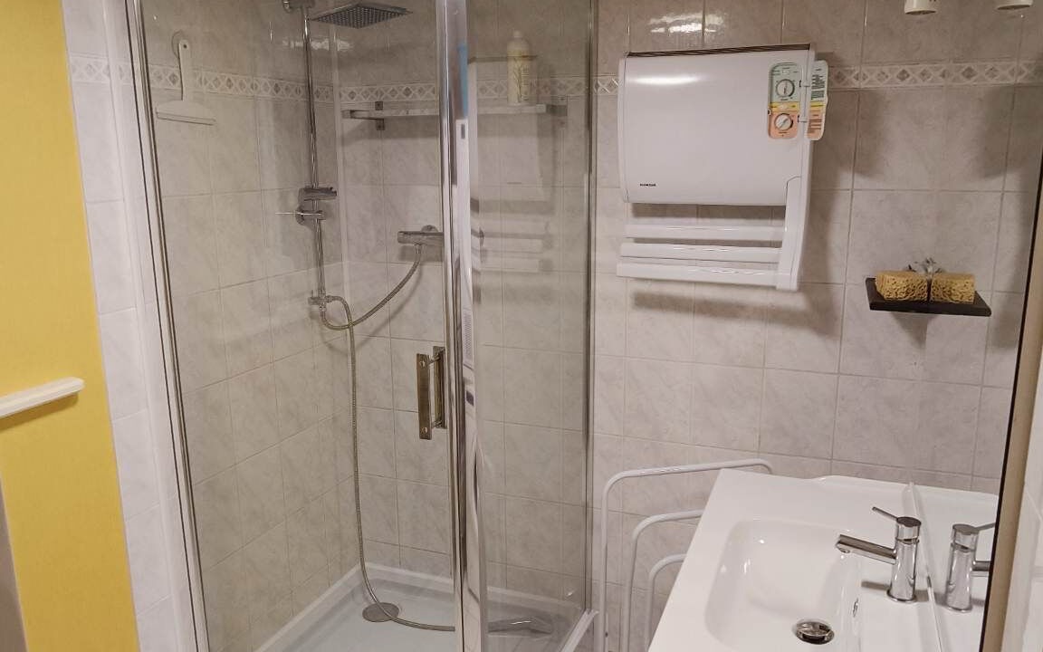 Photo of Bathroom in Peronne