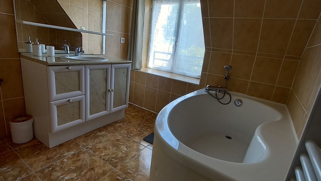 Photo of Bathroom in Le Vieil-Evreux