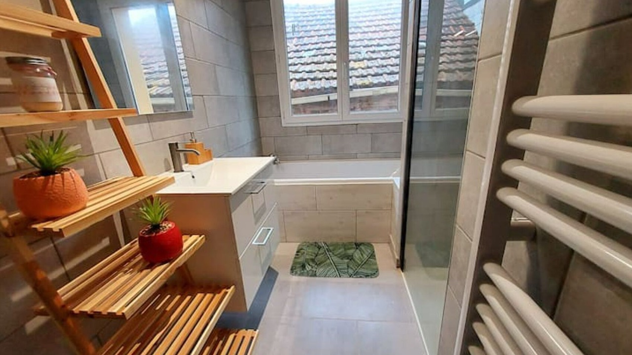 Photo of Bathroom in L'Abergement-Sainte-Colombe