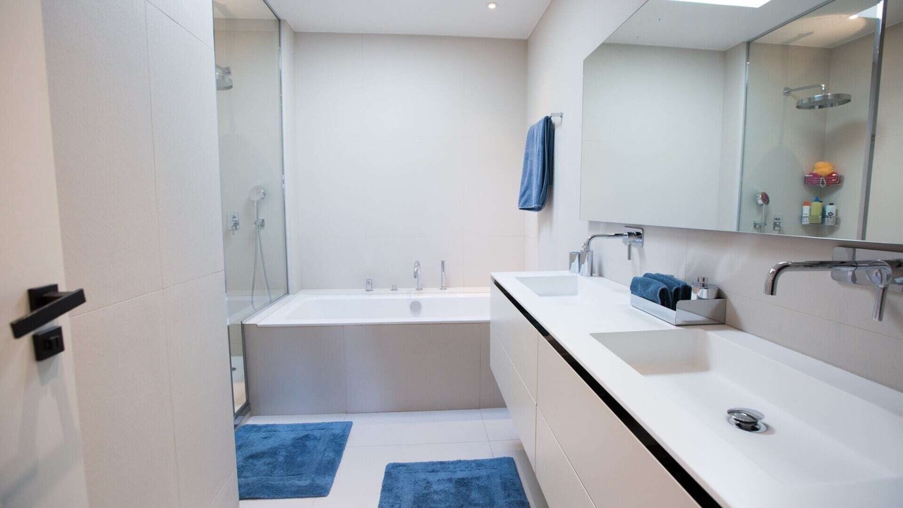 Photo of Bathroom in La Varenne Saint-Hilaire