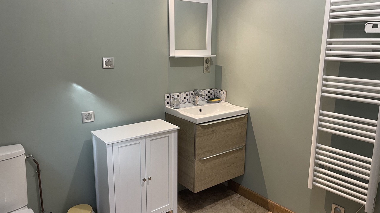 Photo of Bathroom in Saint-Fargeau