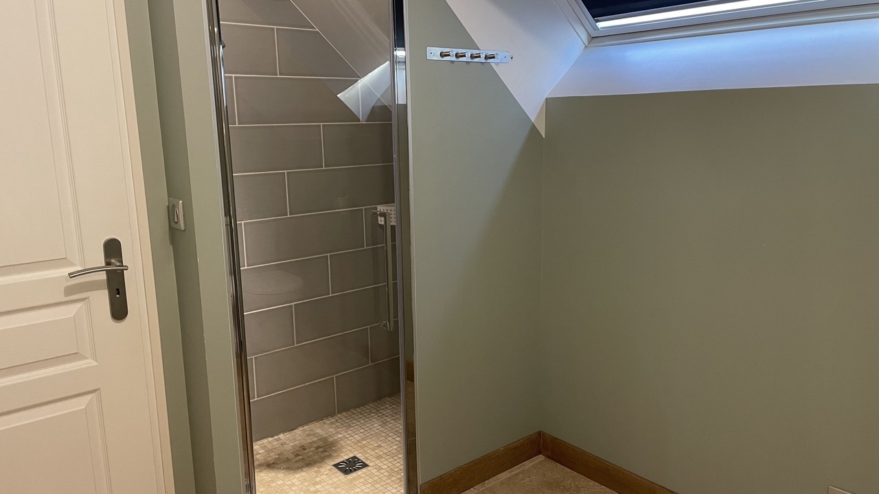 Photo of Bathroom in Saint-Fargeau
