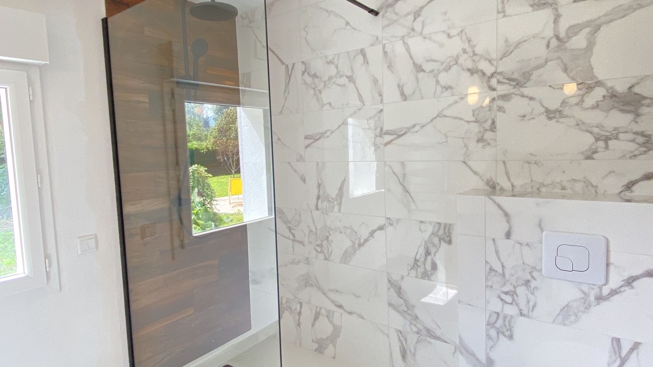 Photo of Bathroom in Hautot-sur-Mer