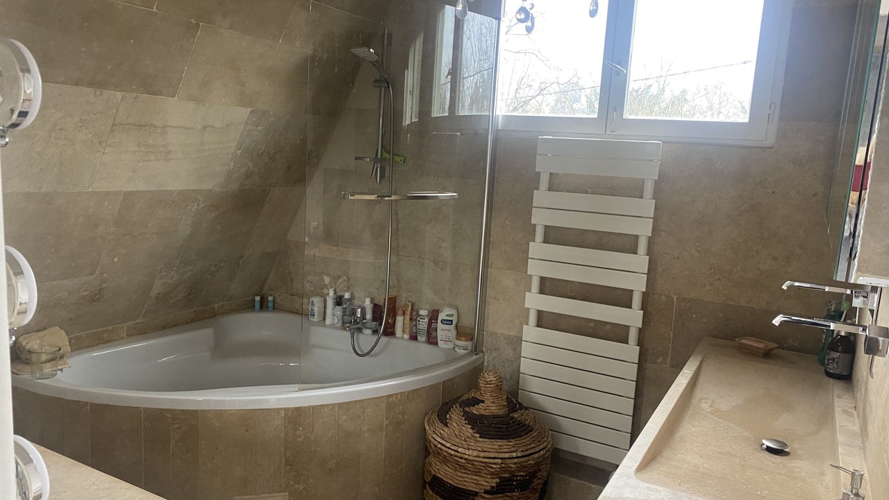 Photo of Bathroom in Maisons-Laffitte
