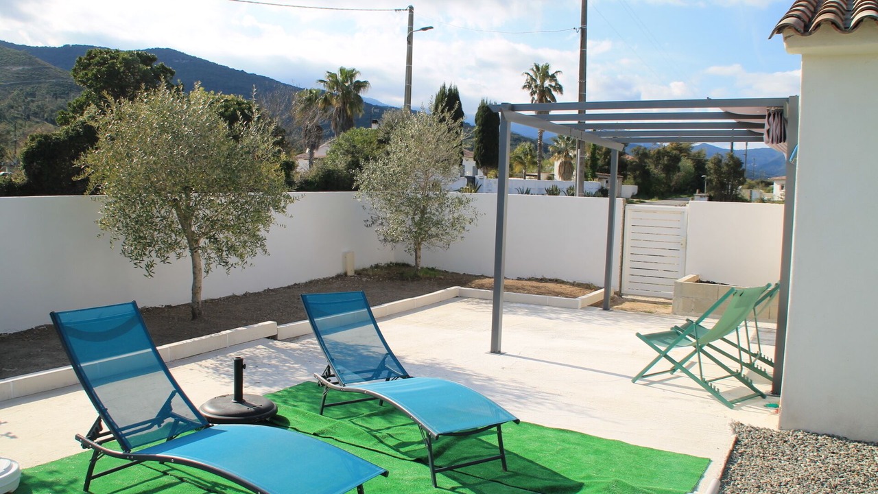 Photo of Patio Balcony in Prunelli-di-Fiumorbo