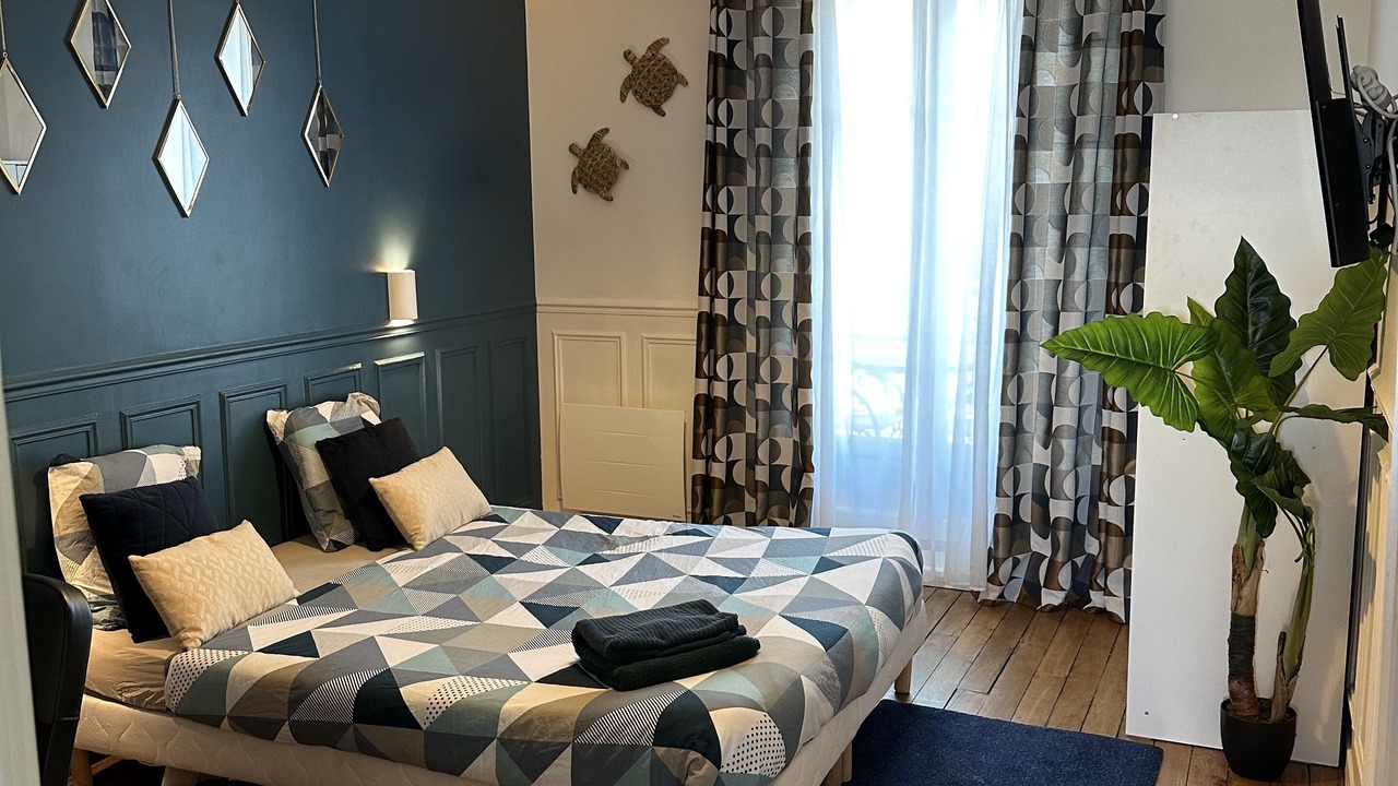 Photo of Bedroom in Villeneuve-Saint-Georges