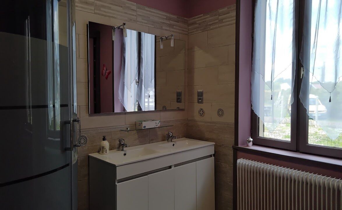 Photo of Bathroom in Routhiauville