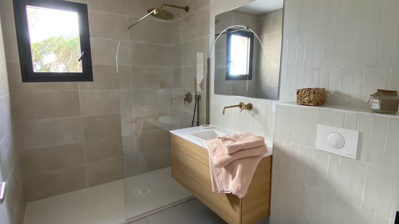 Photo of Bathroom in Ghisonaccia
