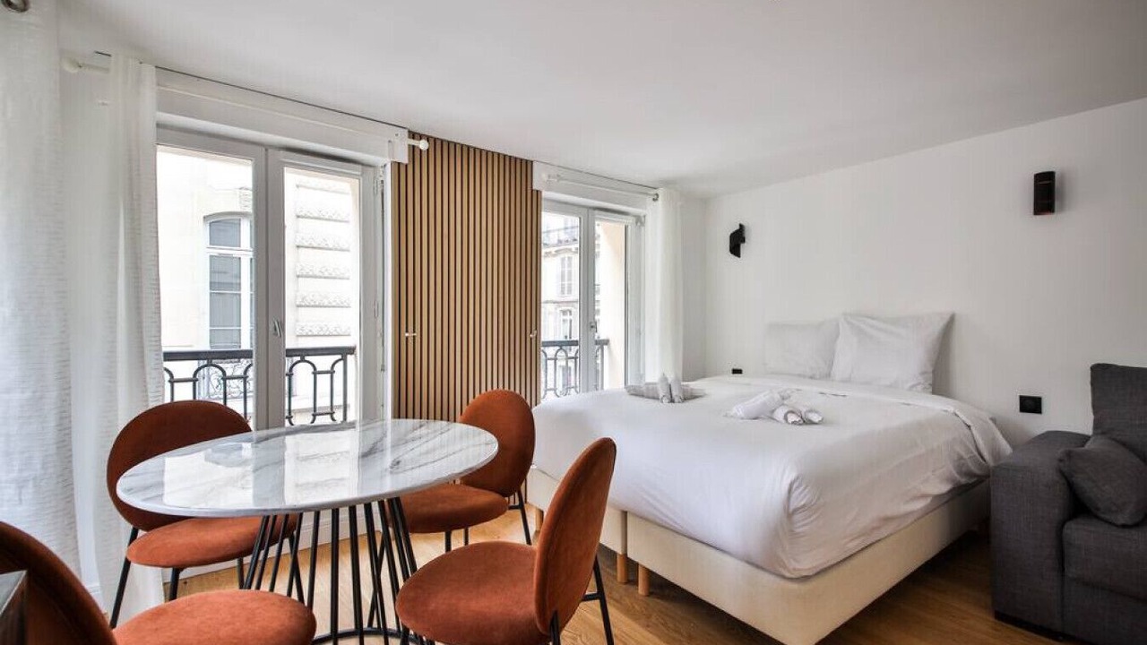 Photo of Bedroom in 8th Arrondissement