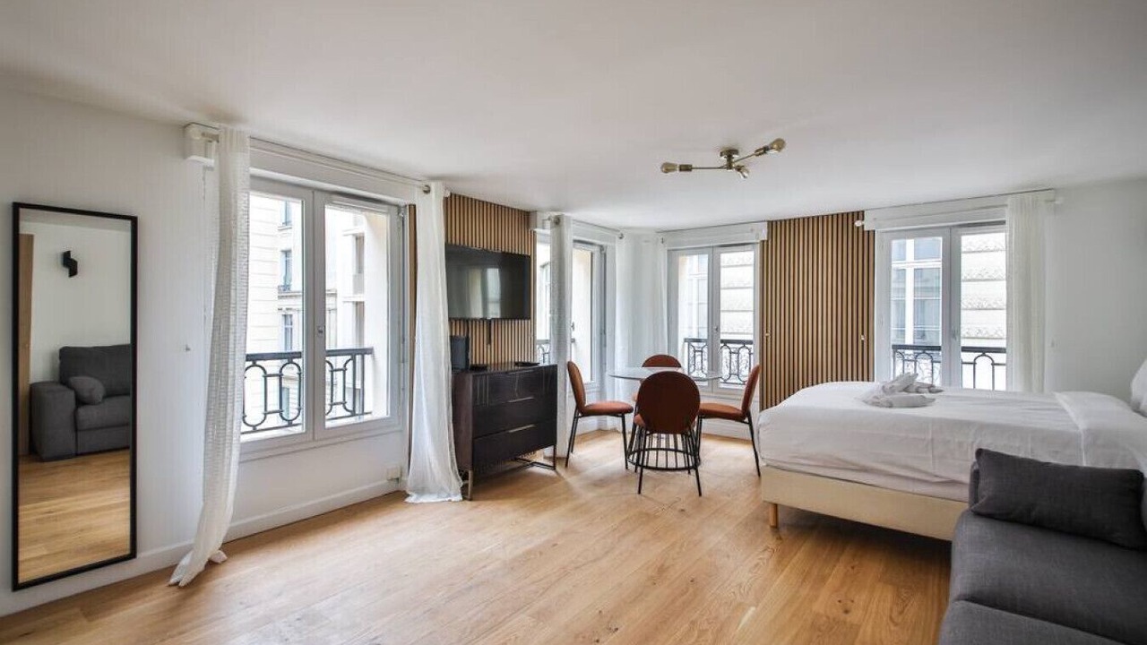 Photo of Bedroom in 8th Arrondissement
