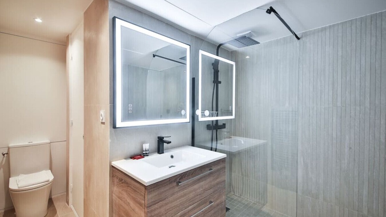 Photo of Bathroom in 8th Arrondissement