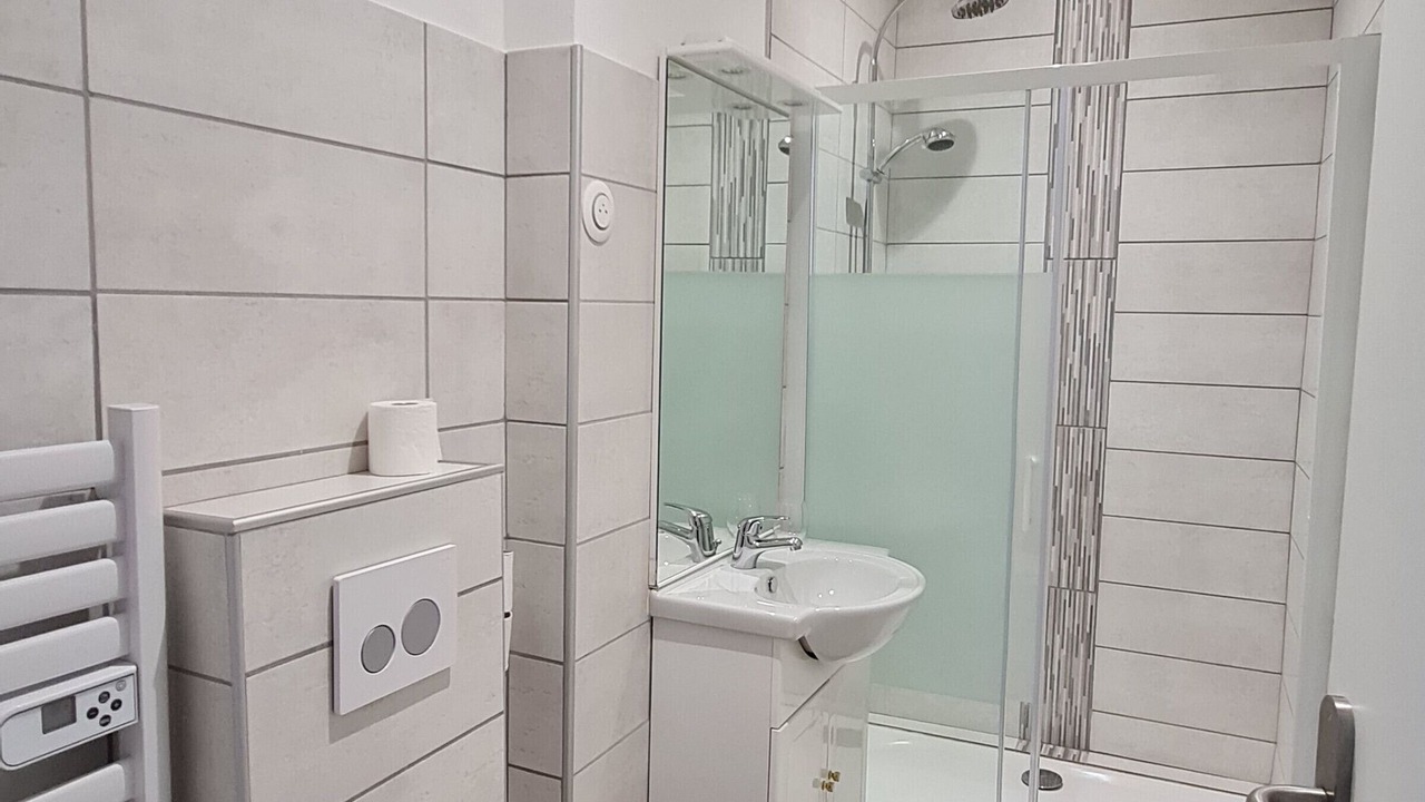 Photo of Bathroom in Lacroix-sur-Meuse