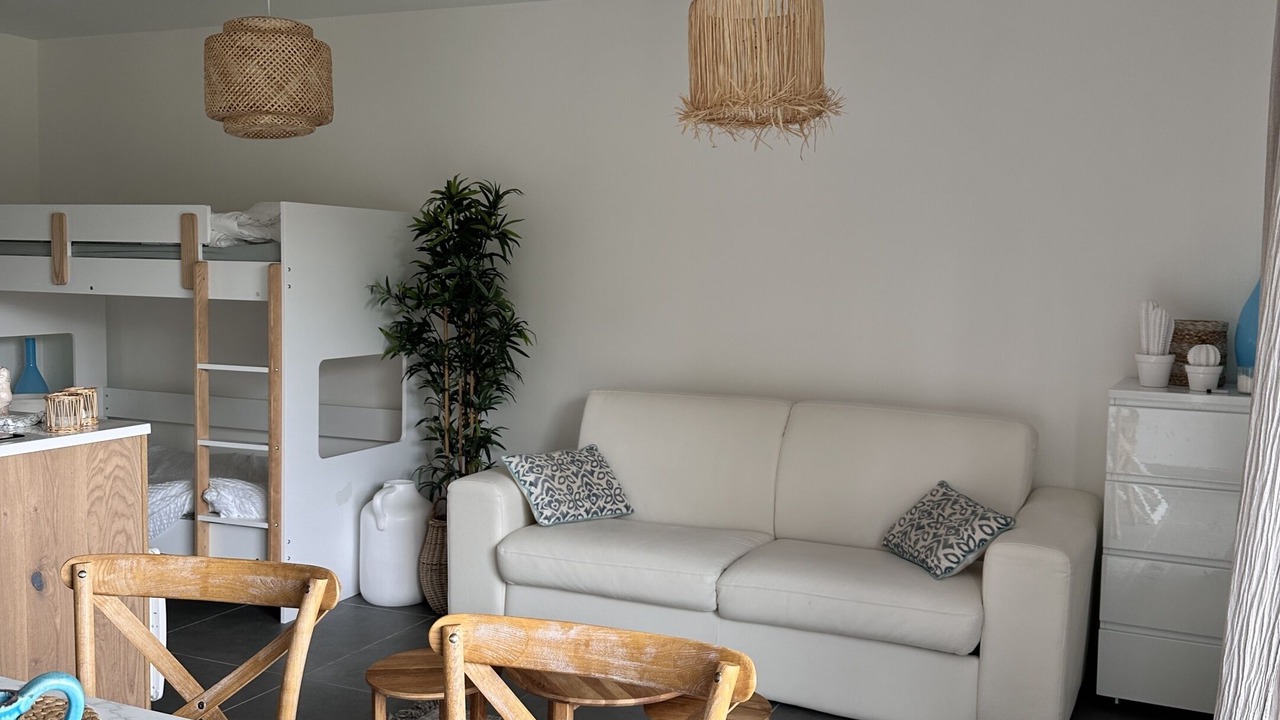 Photo of Livingroom in Les Attaques