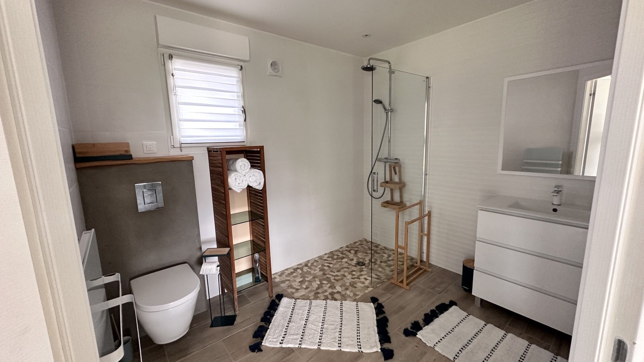 Photo of Bathroom in Les Attaques