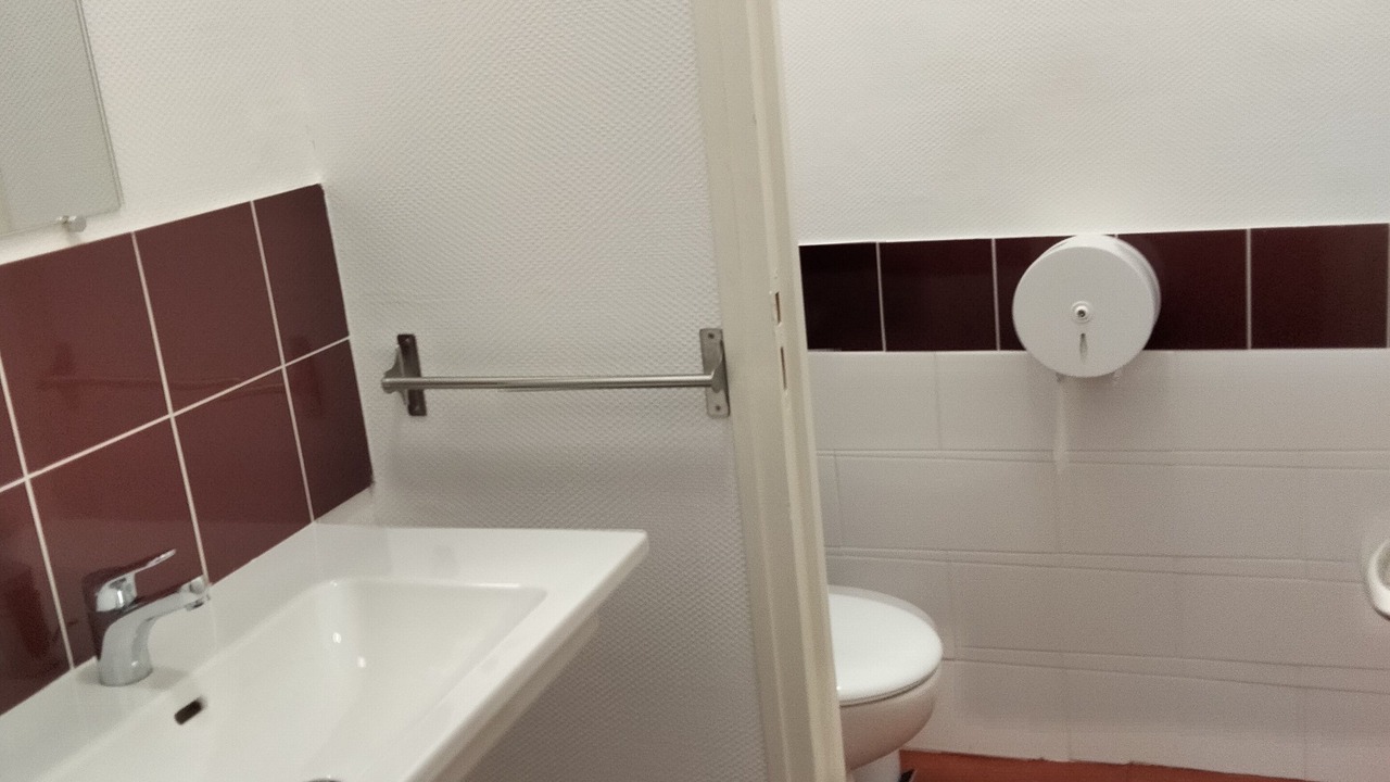 Photo of Bathroom in Guillon