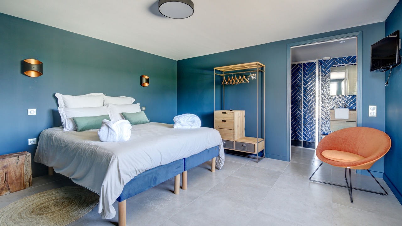Photo of Bedroom in Boue