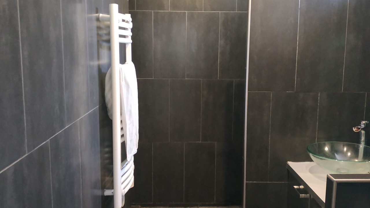 Photo of Bathroom in Centre